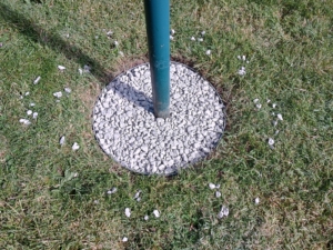 Veilig gazon maaien zonder losse steentjes met GRAVELFIXX.